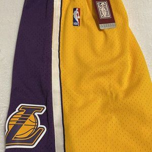 NWT Mitchell and Ness LA Lakers Shorts Size XL